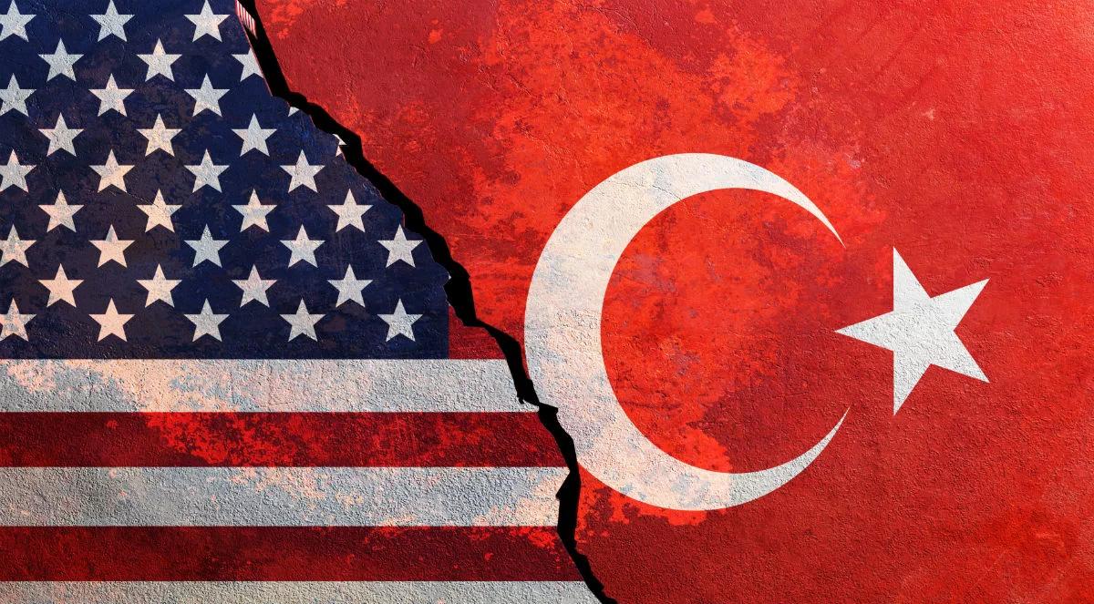 Turcja oskarża o spisek walutowy i atakuje USA