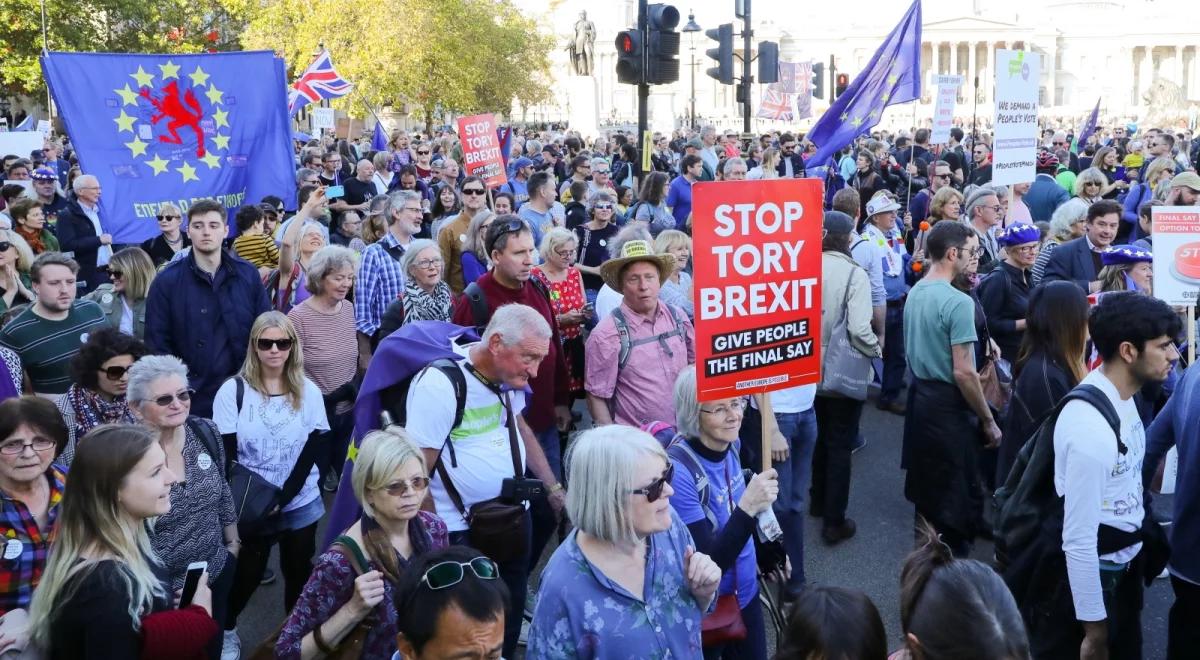 Około 700 tys. ludzi na marszu przeciwko Brexitowi. Chcą ponownego referendum