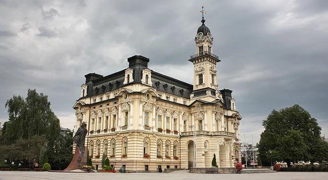 Nielegalne popiersie Kaczyńskiego nie zostanie usunięte