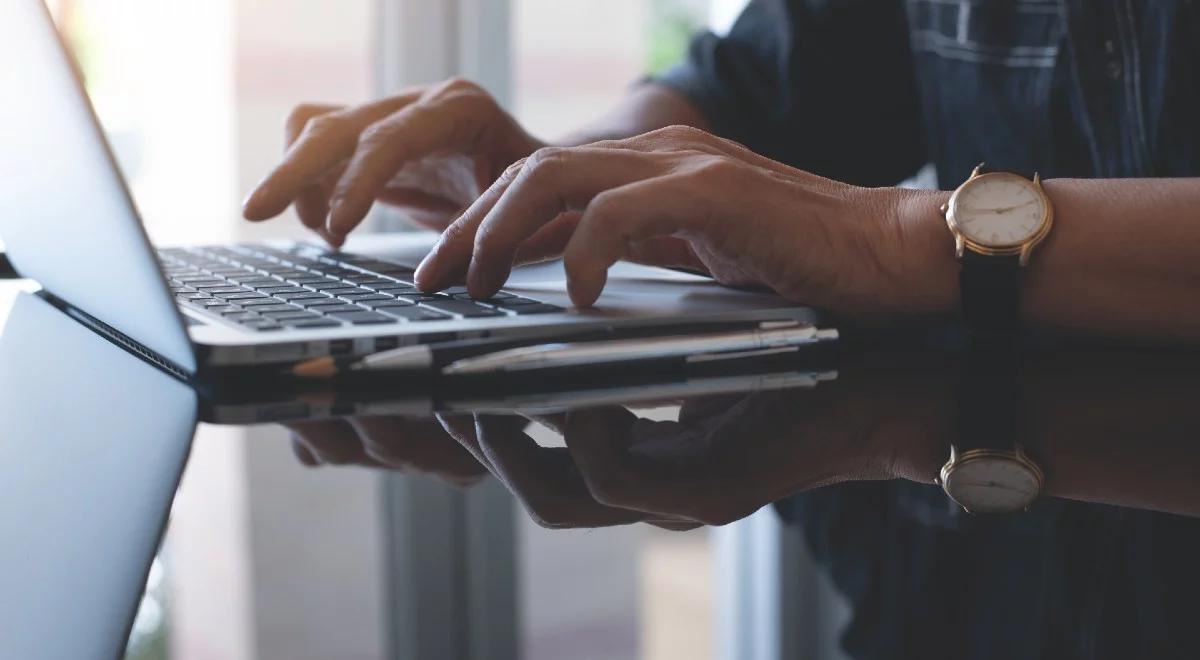 Umowy o pracę przez internet. Projekt nowych rozwiązań przyjęty przez rząd