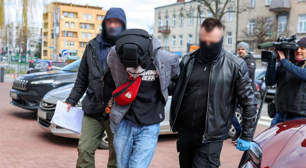 Zarzut zabójstwa ze szczególnym okrucieństwem dla Dawida B. Śledczy: ojczym miał przyzwolenie matki Kamila