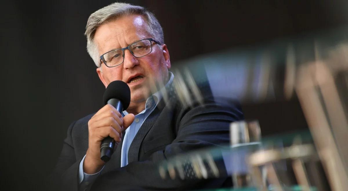 Komorowski "zaniepokojony" sytuacją PO. Tuska nie widzi w roli "spinacza" opozycji