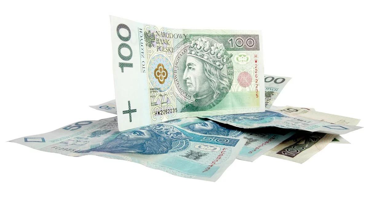 Złoty mocniejszy wobec dolara, euro i franka