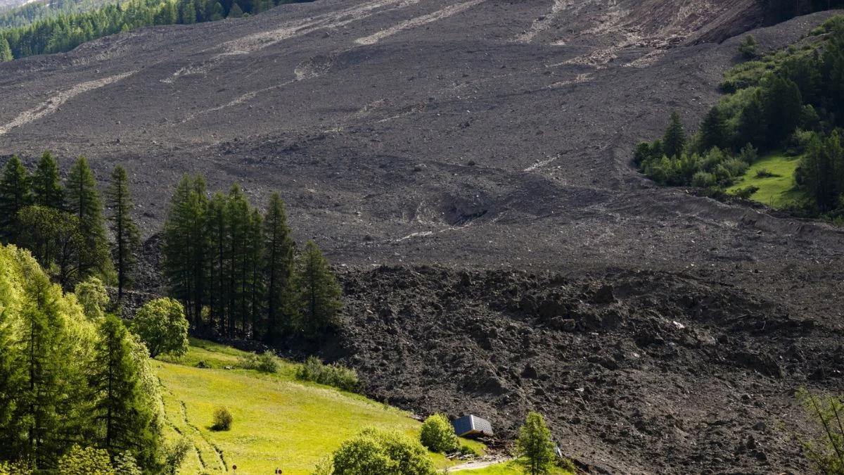 Fragment lodowca pogrzebał całą miejscowość. Inne miasta też mogą być zagrożone