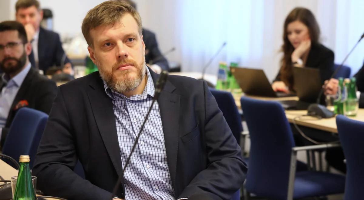 Razem wzywała do bojkotu Cisowianki. Teraz przeprasza po przegranym procesie