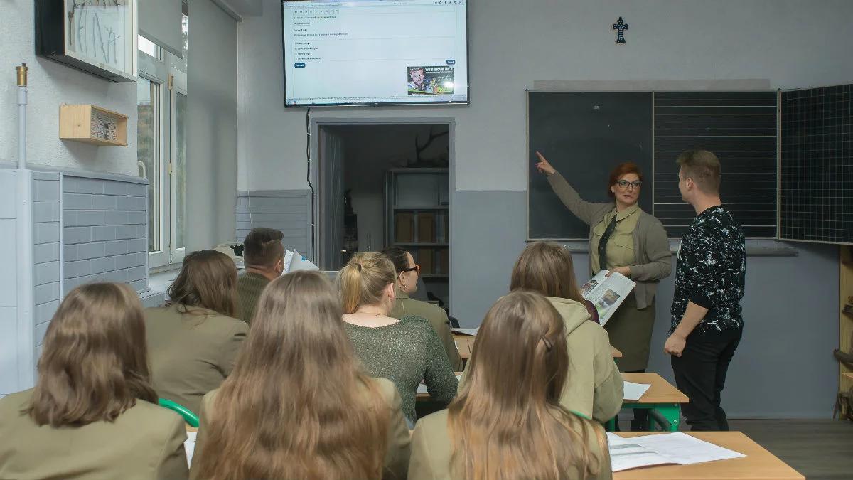 CBOS: rośnie liczba Polaków pozytywnie oceniających reformę systemu edukacji 