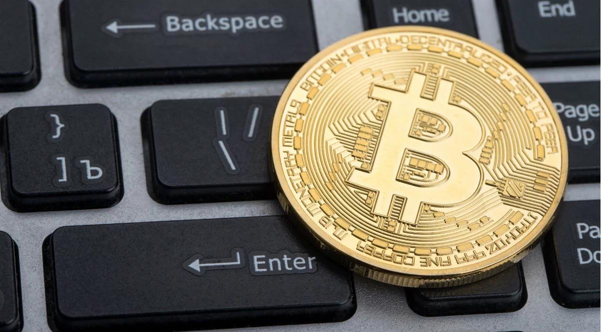 Bitcoinowe szaleństwo nie ma końca. Po gigantycznych wzrostach szybkie spadki