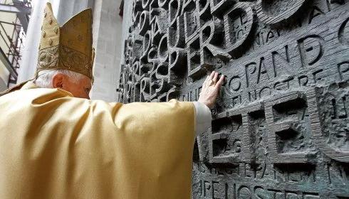 Papież odprawił mszę w Sagrada Familia