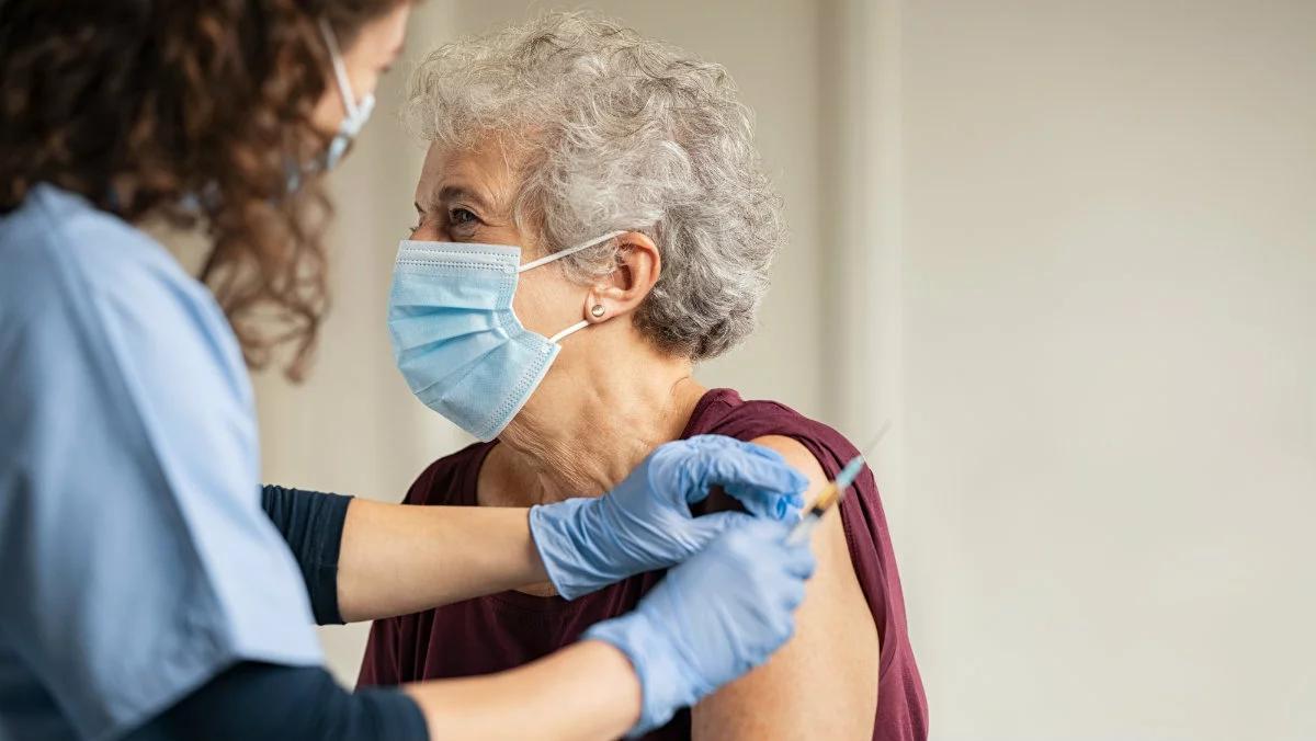 Ruszają szczepienia mieszkańców DPS-ów przeciw COVID-19. Duże zainteresowanie wśród seniorów