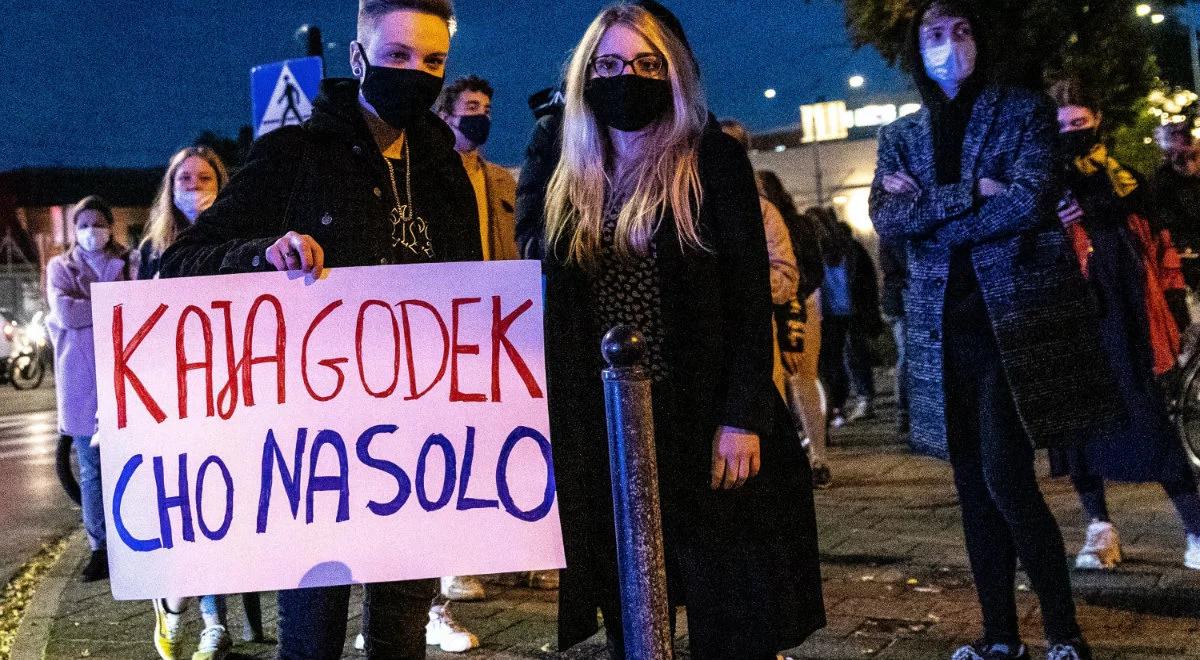 "To są barbarzyńcy". Radny PiS o szykowanym proteście pod domem Kai Godek