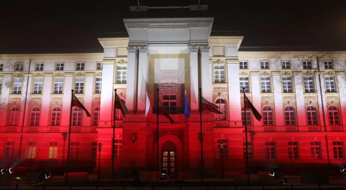 Premier rozmawia z szefami służb ws. byłego prezesa KNF