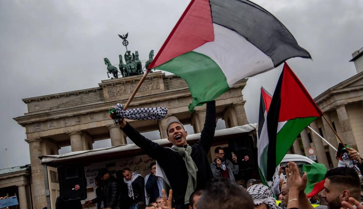 "Chcemy spalić Tel Awiw". Raperzy z zakazem występu w Berlinie