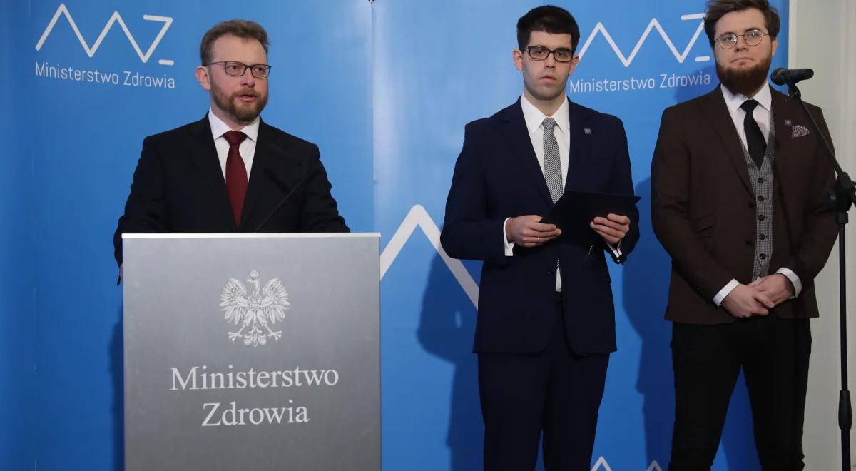 Porozumienie rządu z rezydentami: podwyżki, wzrost nakładów na służbą zdrowia, likwidacja dyżurów za złotówkę