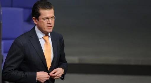 Minister rezygnuje po plagiacie. "Najboleśniejszy krok w życiu"