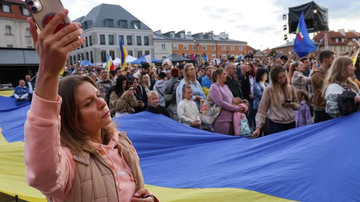 Pomoc dla Ukrainy. Połuboczek: Polacy tak naprawdę nie mają nic z tego