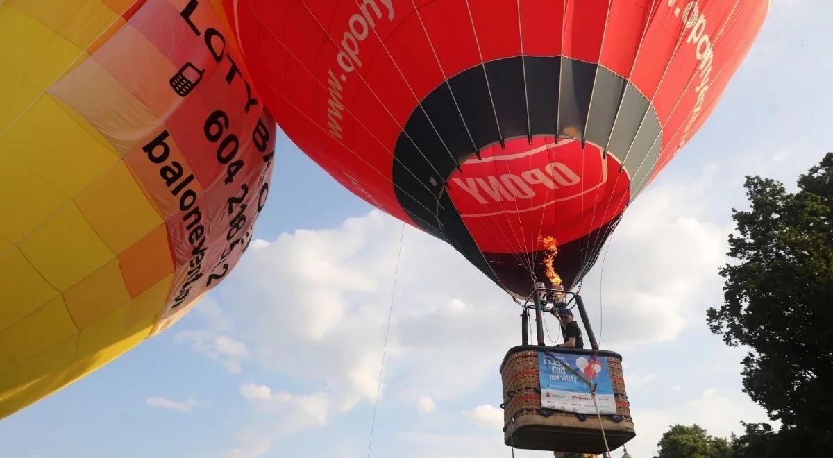 Podziwianie stolicy z powietrza i nocna parada. Trwa "II Balonowy Cud nad Wisłą"