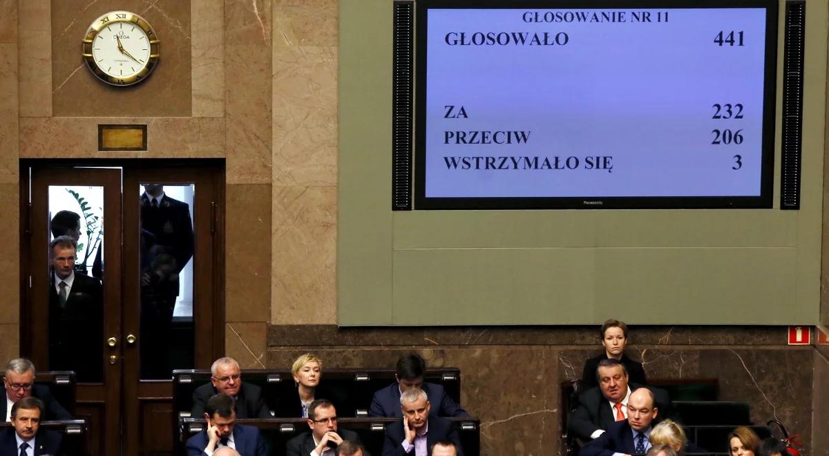 Sejm uzależnił regułę wydatkową od celu inflacyjnego NBP. Furtka do zwiększenia wydatków otwarta