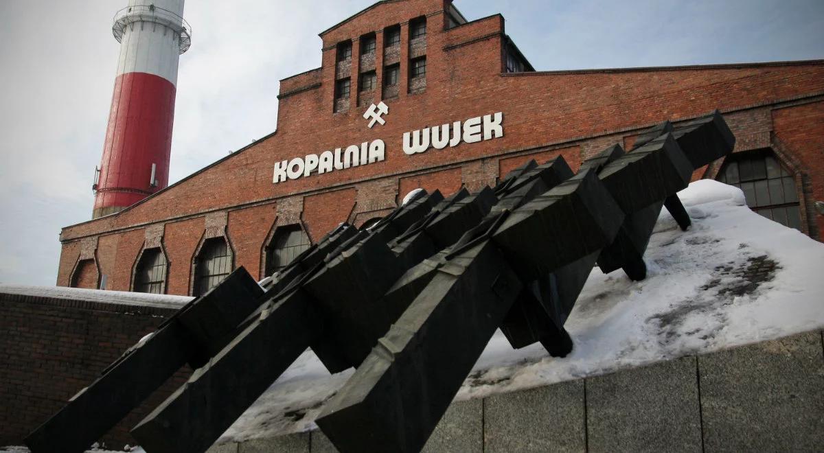 Lewica chce wysokich emerytur dla b. esbeków. Historyk: to budzi zgorszenie