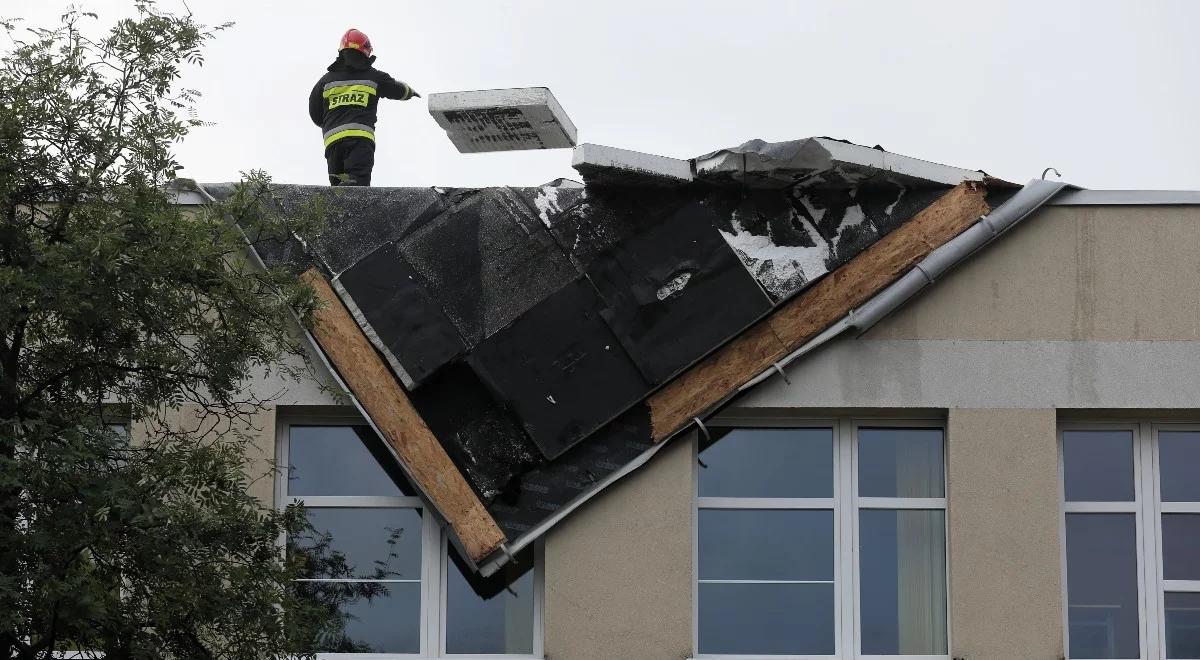 RCB: po przejściu burz bez prądu pozostaje ponad 49 tys. odbiorców. Najgorsza sytuacja jest w woj. łódzkim