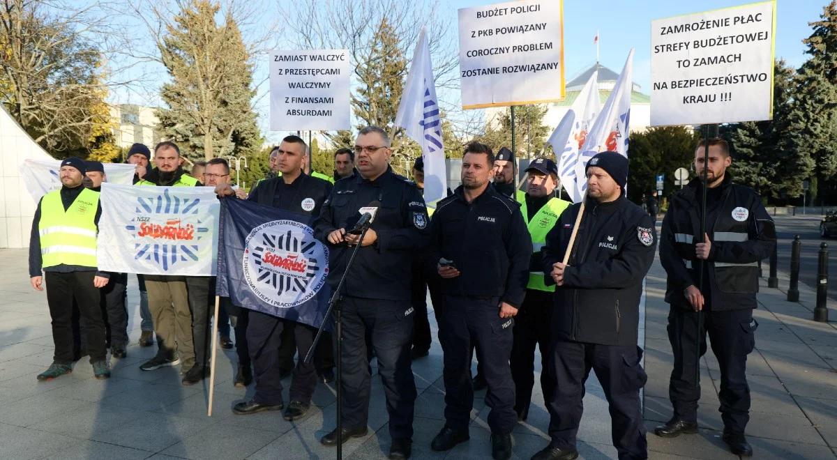 Policjanci walczą o pieniądze. Forma protestu ma być "wyjątkowo uciążliwa"