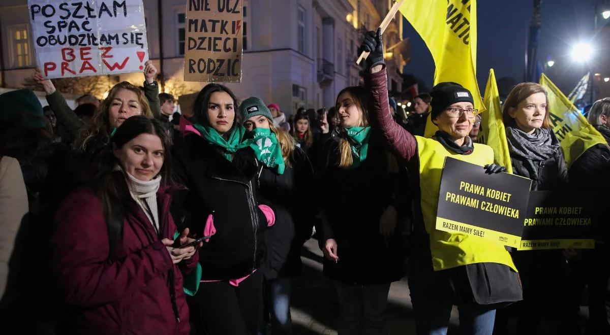 Ogólnopolski Strajk Kobiet. Protest przed Pałacem Prezydenckim