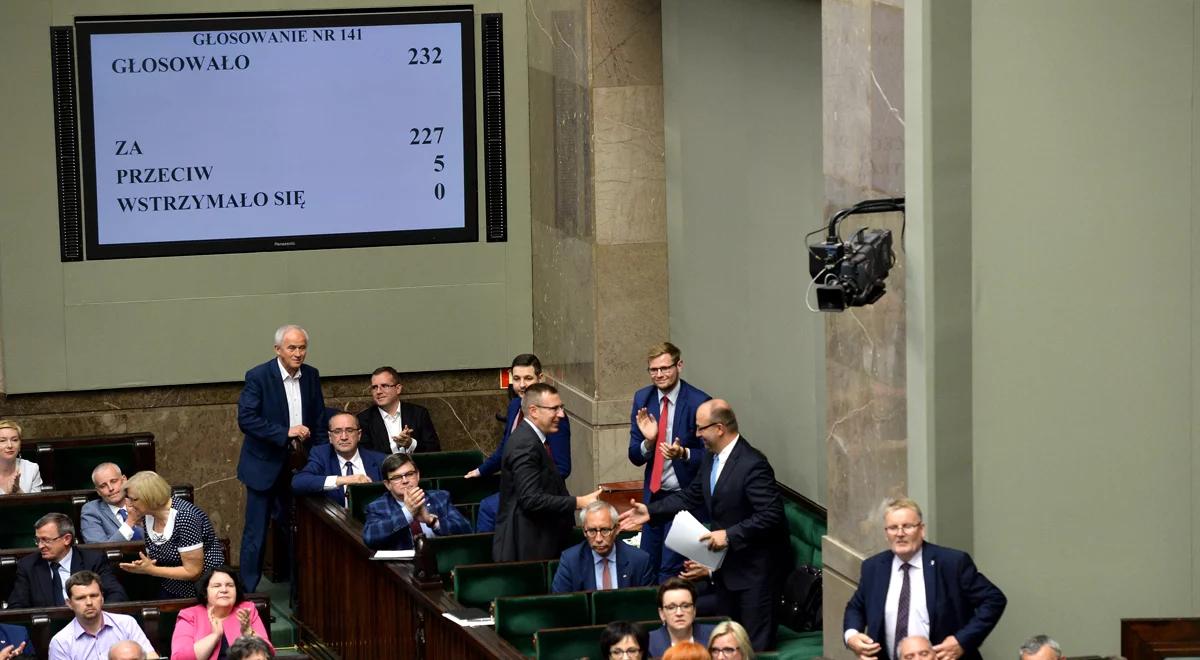 Sejm uchwalił ustawę o KRS. "To może sprowadzić sędziów na ziemię"