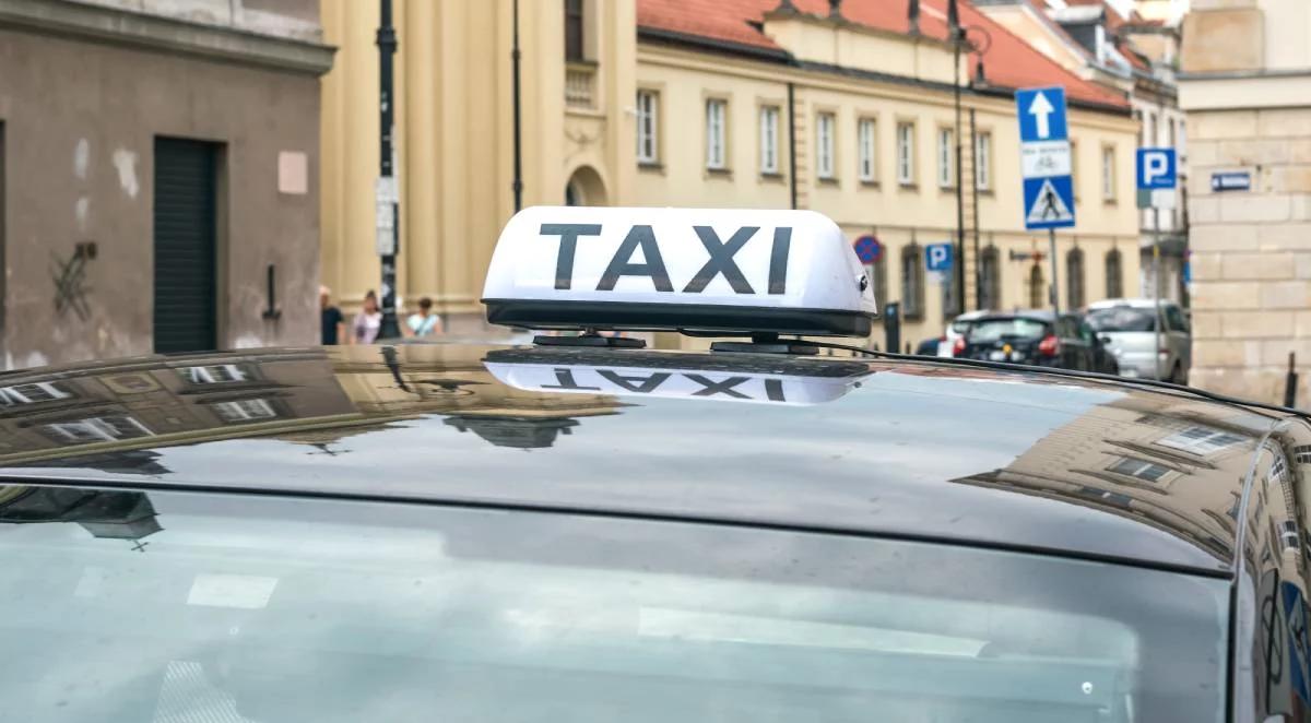 Będzie coraz trudniej o taksówkę. Brakuje kierowców, ceny rosną