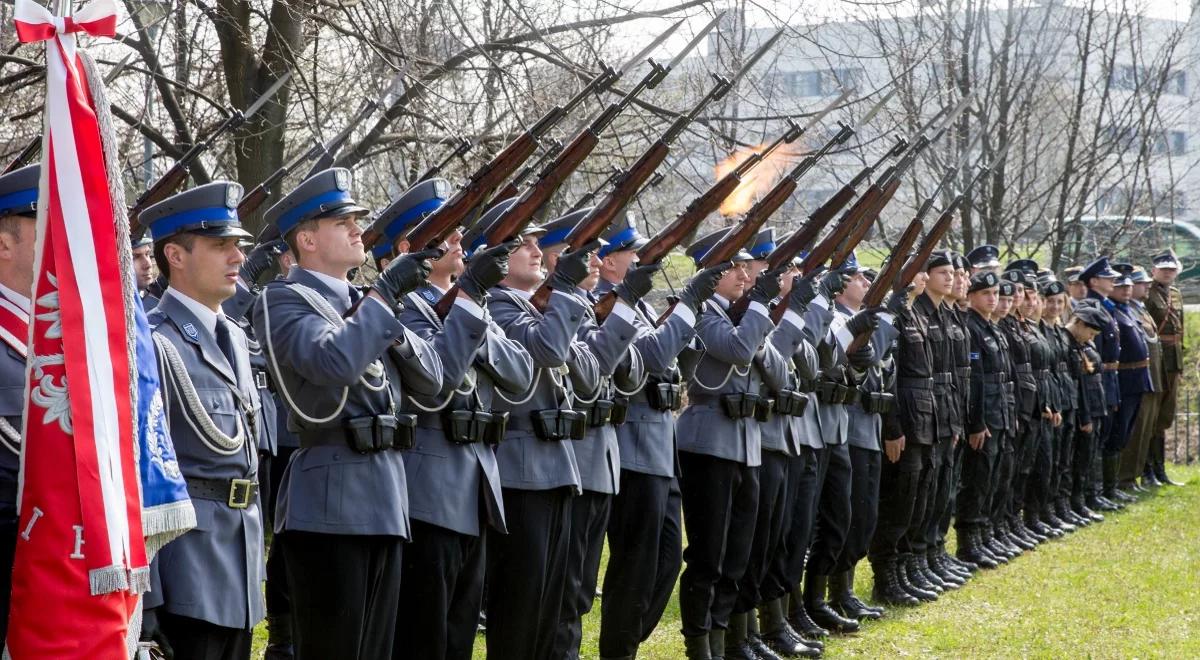 Ulicami Katowic przeszedł marsz upamiętniający ofiary zbrodni katyńskiej