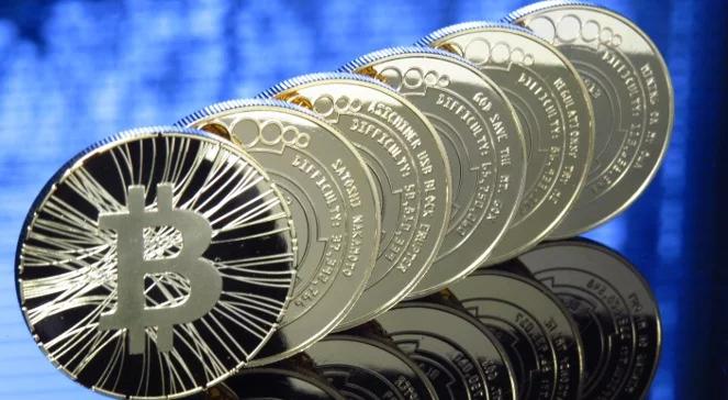 Bitcoin: wirtualna waluta, realne kłopoty