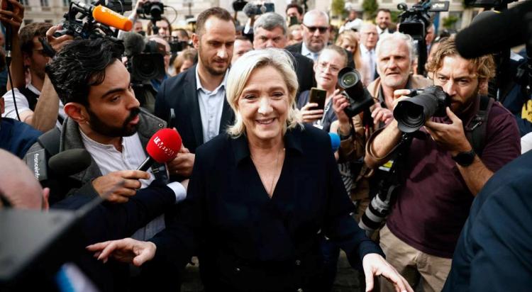 - Bez wątpienia Marine Le Pen ...