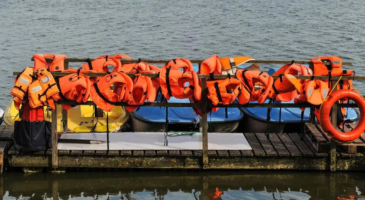 Obowiązkowe kamizelki nad wodą? MSWiA zabiera głos