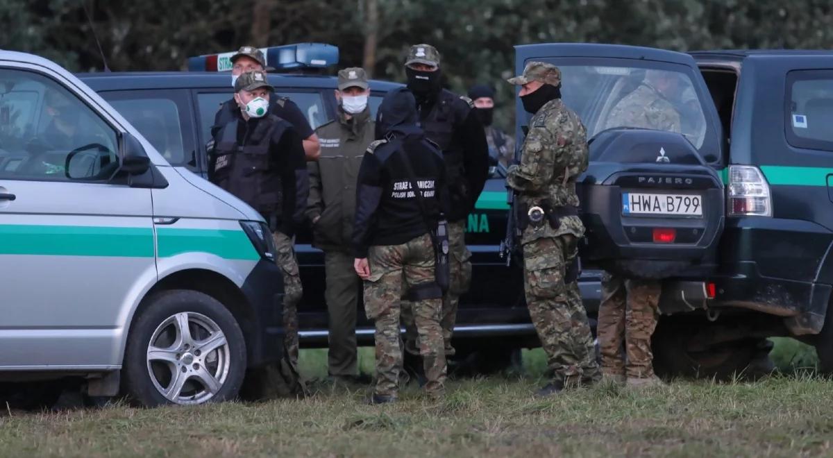 TVP.Info: grupa migrantów koczujących przy granicy z Polską zmniejsza się