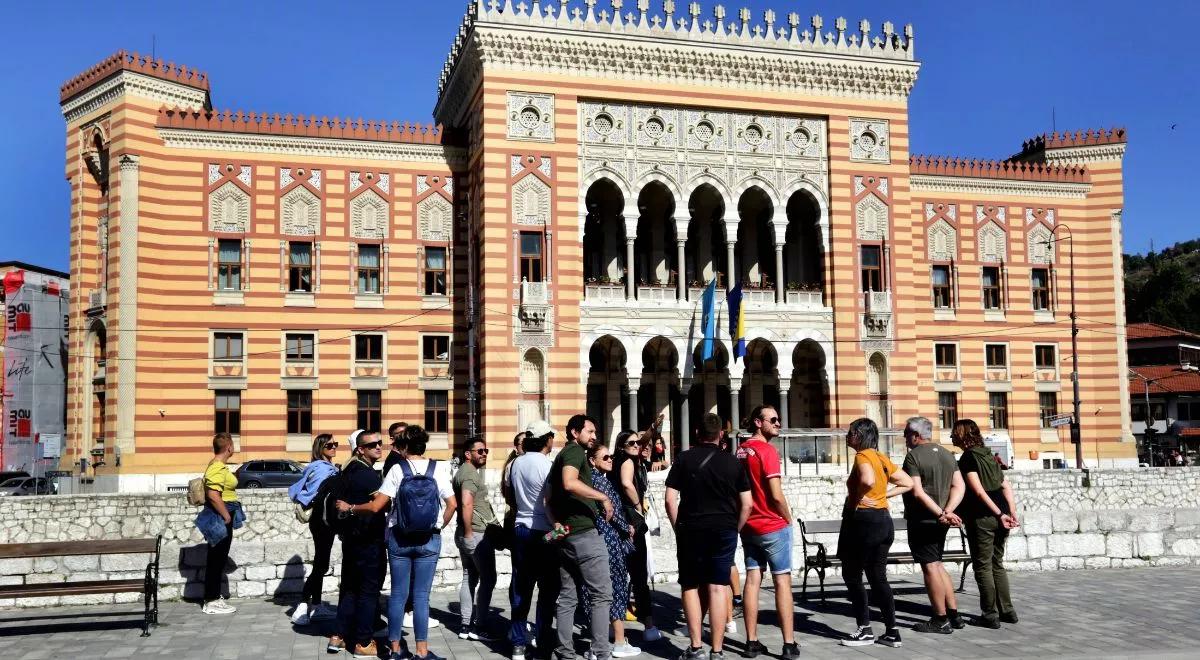 Udają turystów w Bośni i Hercegowinie, by uciec do UE. Tak obywatele Turcji stają się nielegalnymi imigrantami
