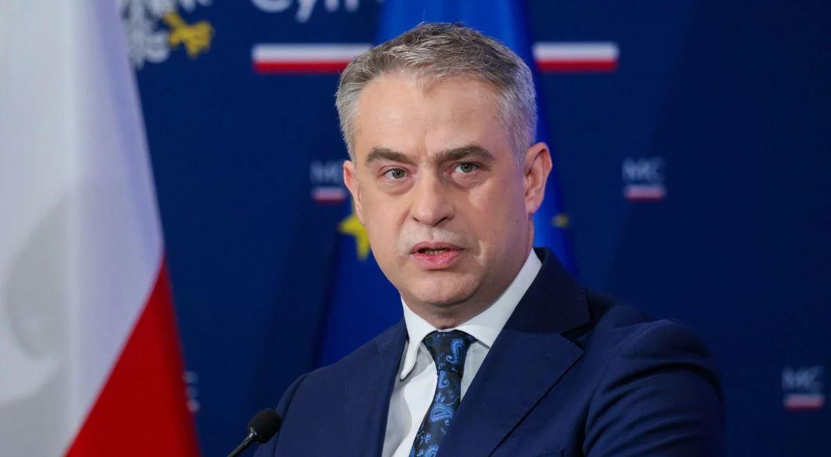 Cyberatak na europejskie lotniska. Gawkowski komentuje