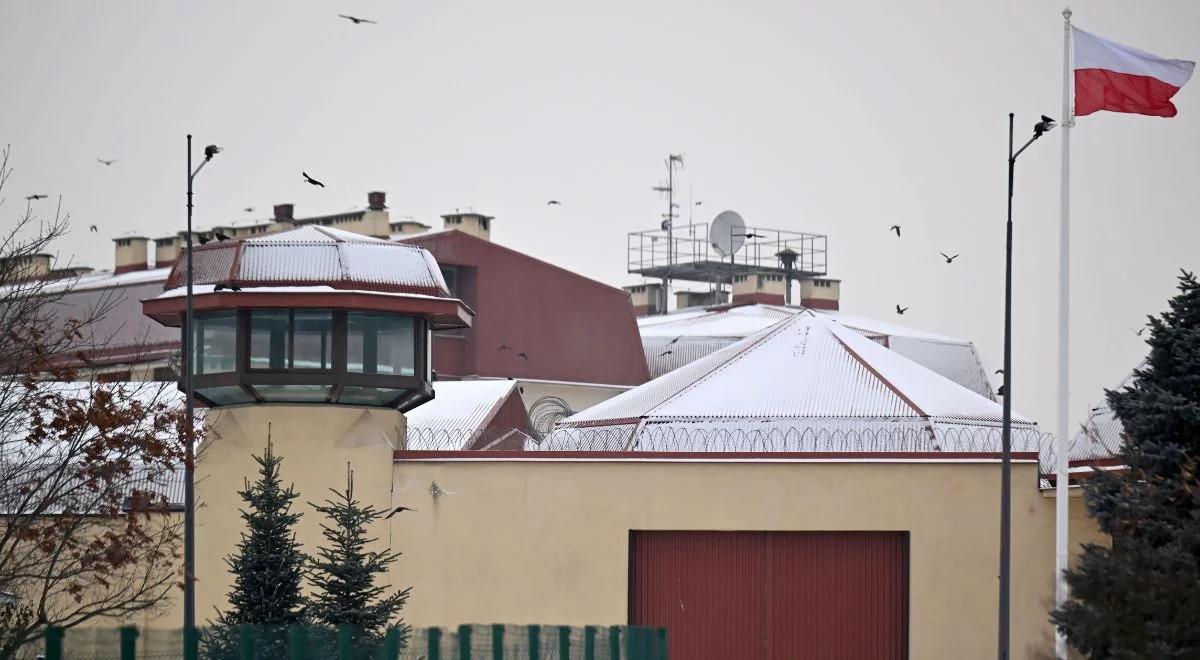 "Kamiński i Wąsik powinni odbyć całą karę". Co Polacy sądzą o sprawie byłych ministrów?