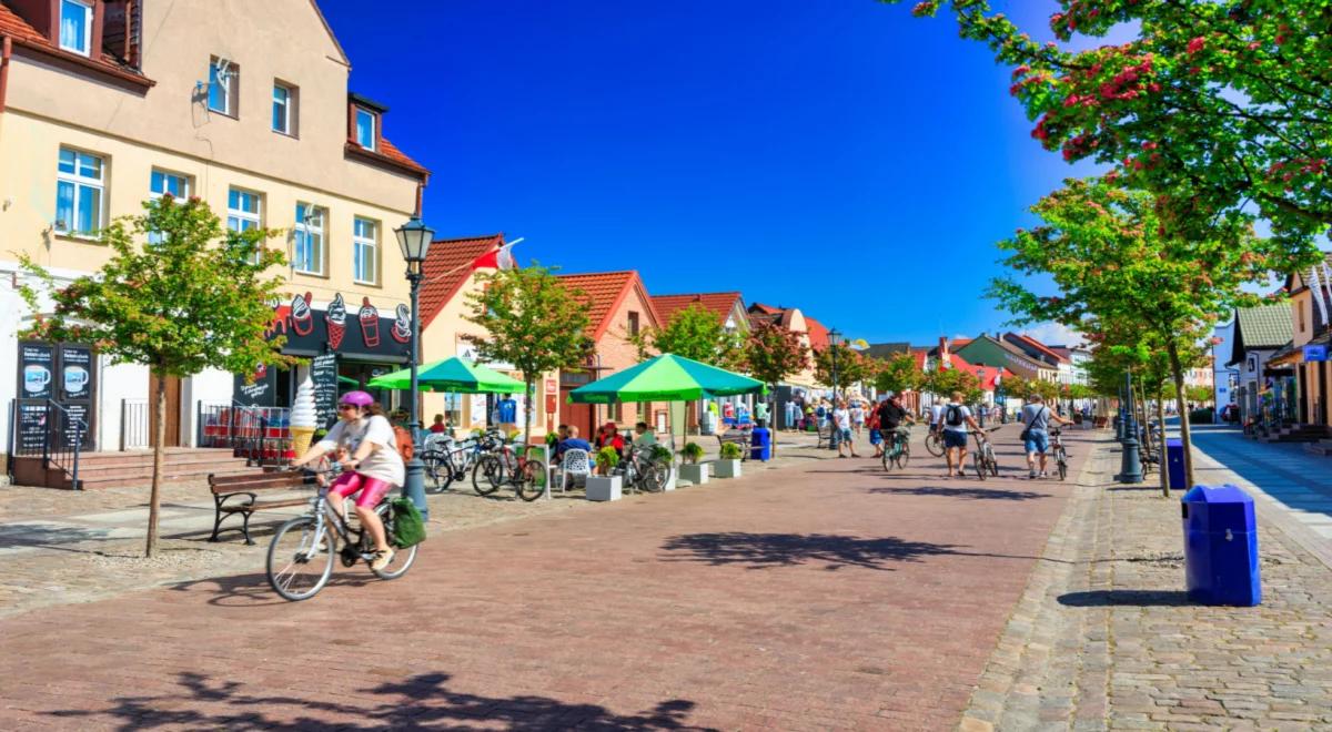 Lato sprzyja dobrej koniunkturze w sektorze usług. Firmy planują wzrost zatrudnienia