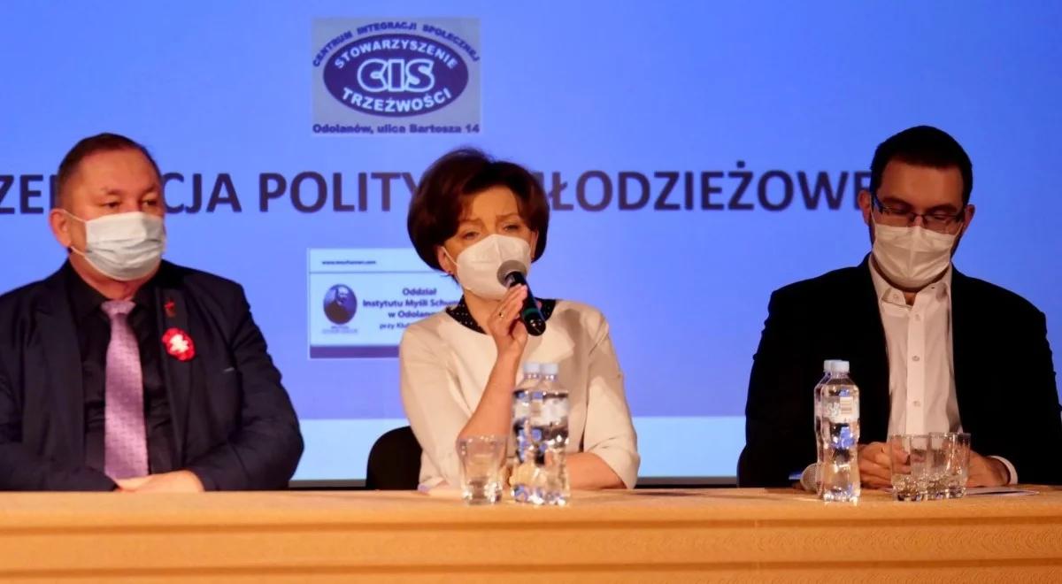 "Na początku jest młody człowiek". Marlena Maląg o polityce prorodzinnej rządu