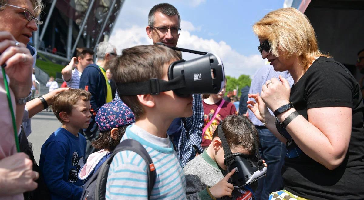 "My i maszyny". Tłumy na pokazach Pikniku Naukowego