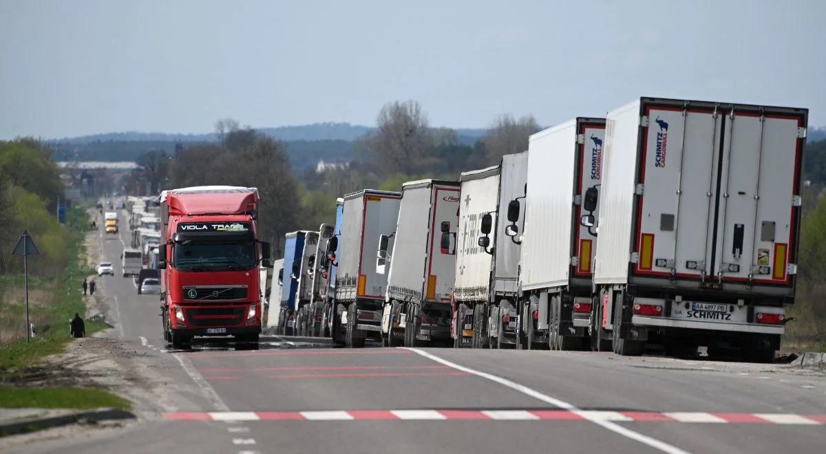 Białoruskie i rosyjskie tiry nie przekroczą granicy. Wkrótce wchodzi kolejny etap sankcji