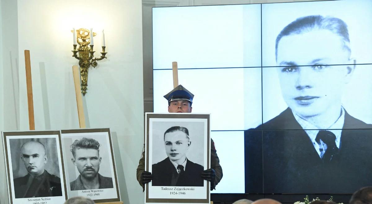 Wręczono noty identyfikacyjne członkom rodzin ofiar komunizmu