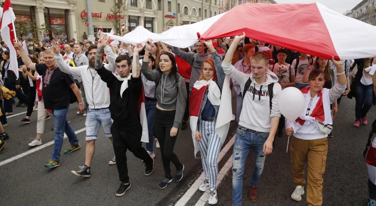 "To robi wrażenie, ale liczy się efekt". Dr Bryc o protestach na Białorusi