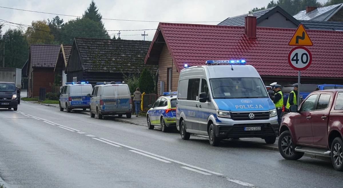 Zbrodnia w Barcicach. Nie żyją trzy osoby, obława na 25-latka