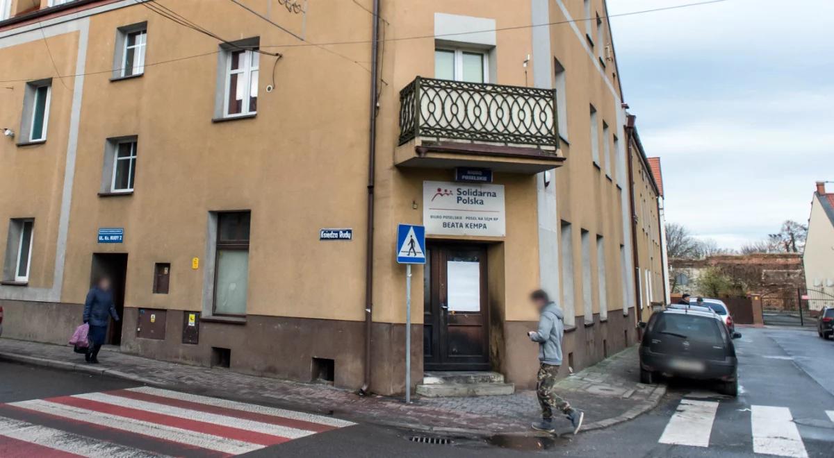 Policja zatrzymała mężczyznę podejrzewanego o podpalenie biura Beaty Kempy