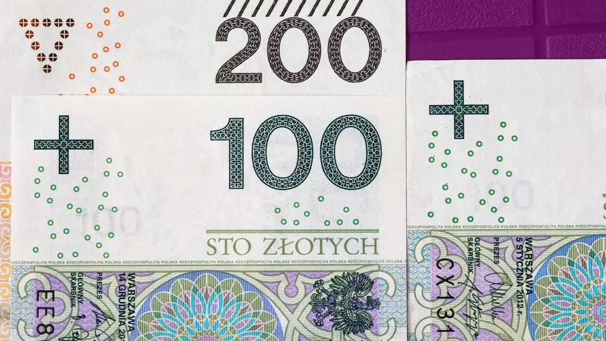 Niespodzianka z 300 plus. ZUS zaczął wypłacać, radzi się spieszyć