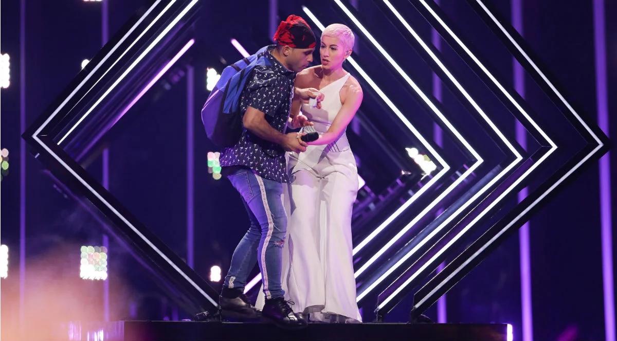 Skandal podczas finału Eurowizji. Aktywista wdarł się na scenę podczas występu brytyjskiej piosenkarki