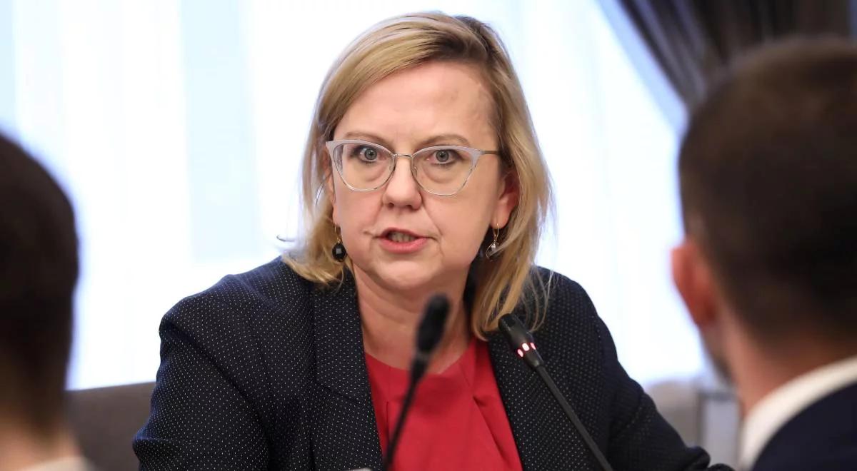 "Decydujący głos lokalnych społeczności". Minister Anna Moskwa o ustawie wiatrakowej