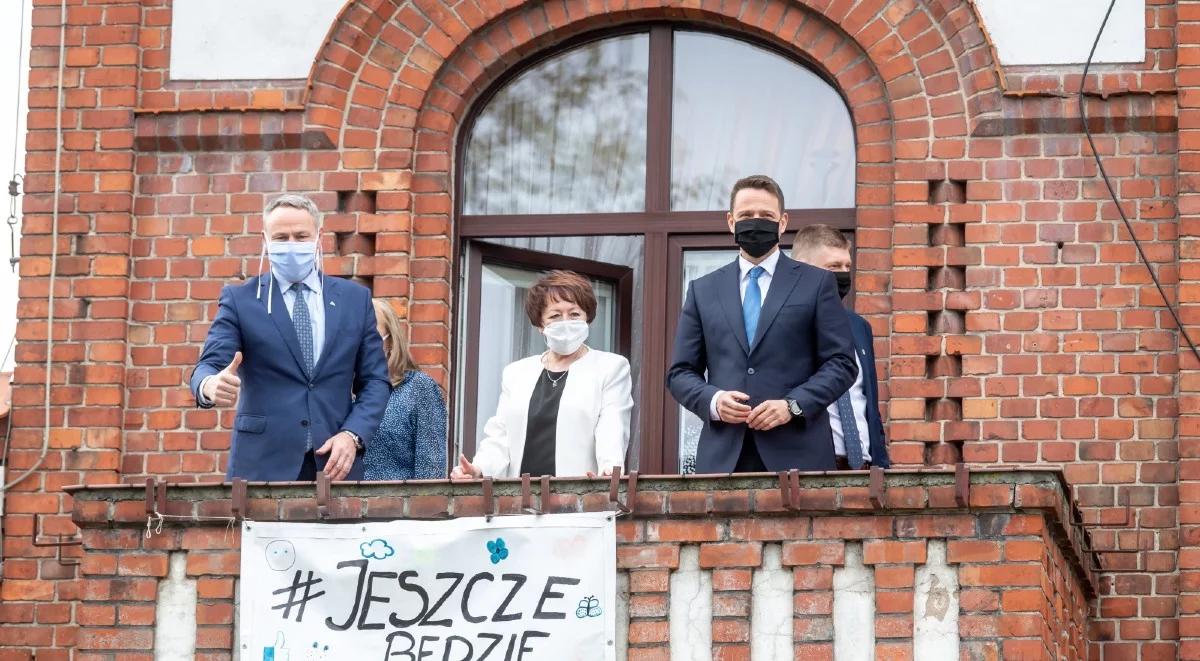 Hipokryzja Trzaskowskiego. Apeluje, by skończyć z  "sianiem nienawiści", a sam zatrudnia twórcę "Soku z Buraka" 