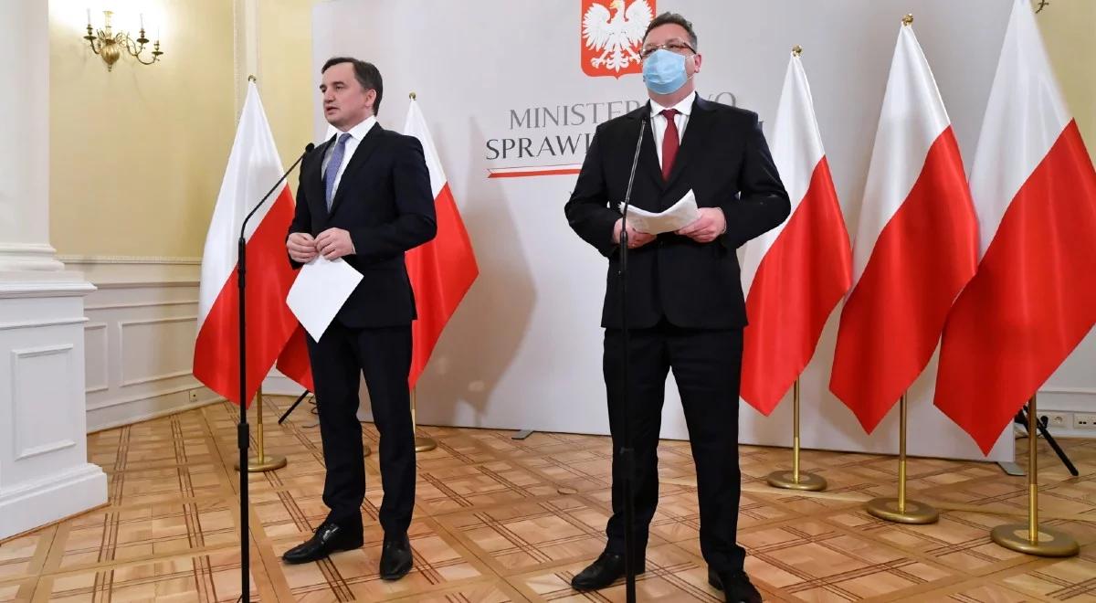 Ministerstwo Sprawiedliwości proponuje wprowadzenie zakazu adopcji dzieci przez pary homoseksualne