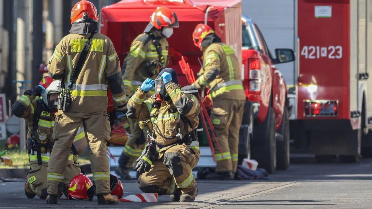 Sochaczew. Pożar w zakładzie chemicznym. Słup czarnego dymu