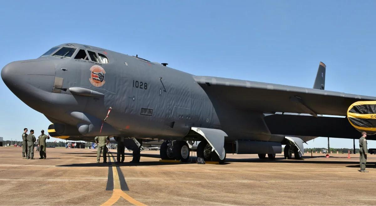 Bombowce B-52 w grupie uderzeniowej, którą USA wysyła na Bliski Wschód